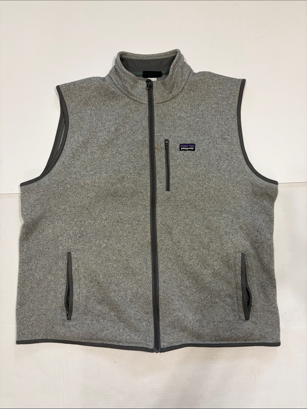Patagonia Men’s Gray Full-Zip Fleece Vest